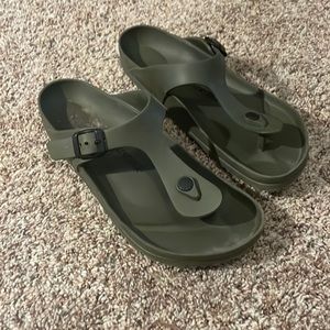 Birkenstock Gizeh Khaki EVA Plastic Men’s 8 Women’s 9.5